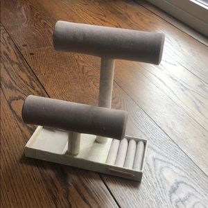 Raymond Waites_jewelry stand organizers